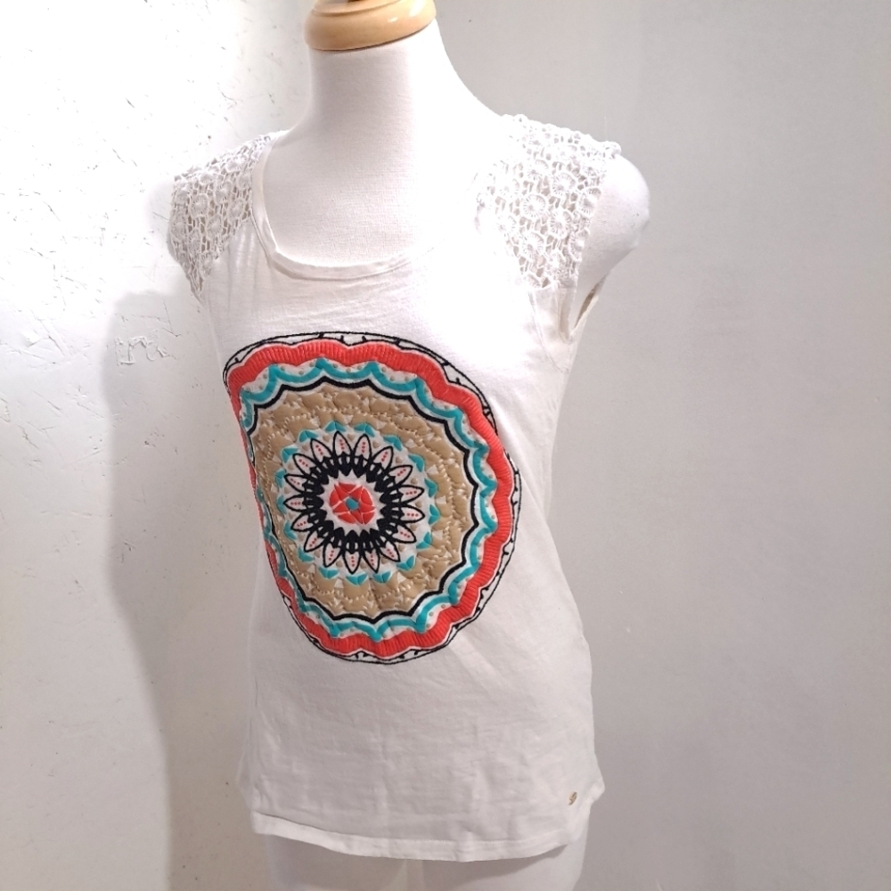 Point Zero | White colorful Mandela boho sleevless shirt lace details